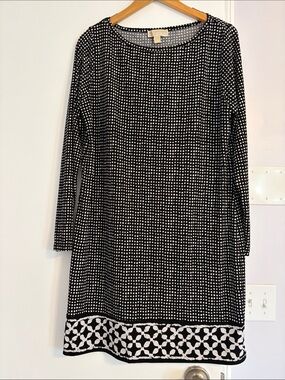 Michael Kors Black and White Long Sleeve Patterned Shift Dress